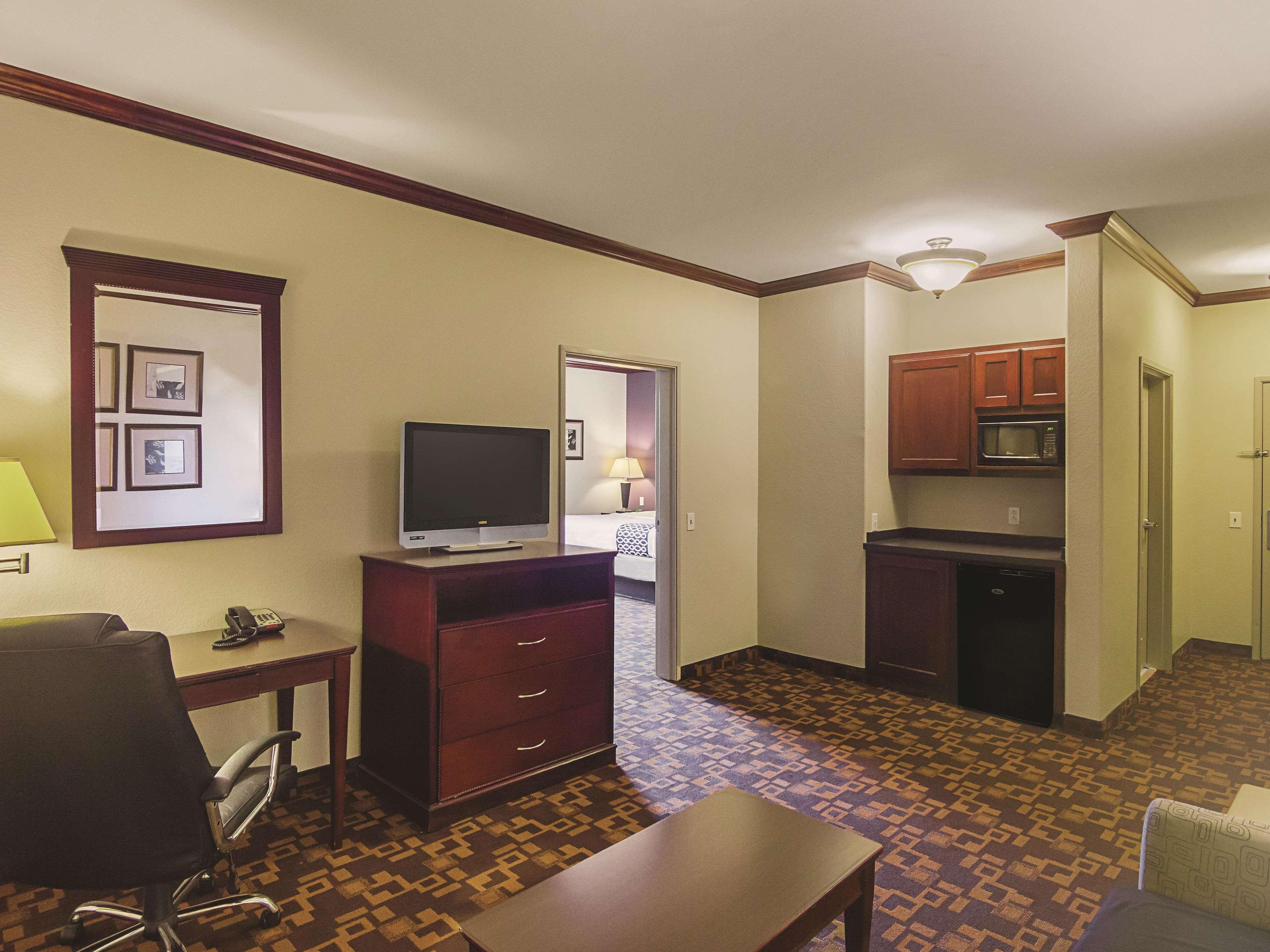 La Quinta By Wyndham Lindale Hotel Exterior foto