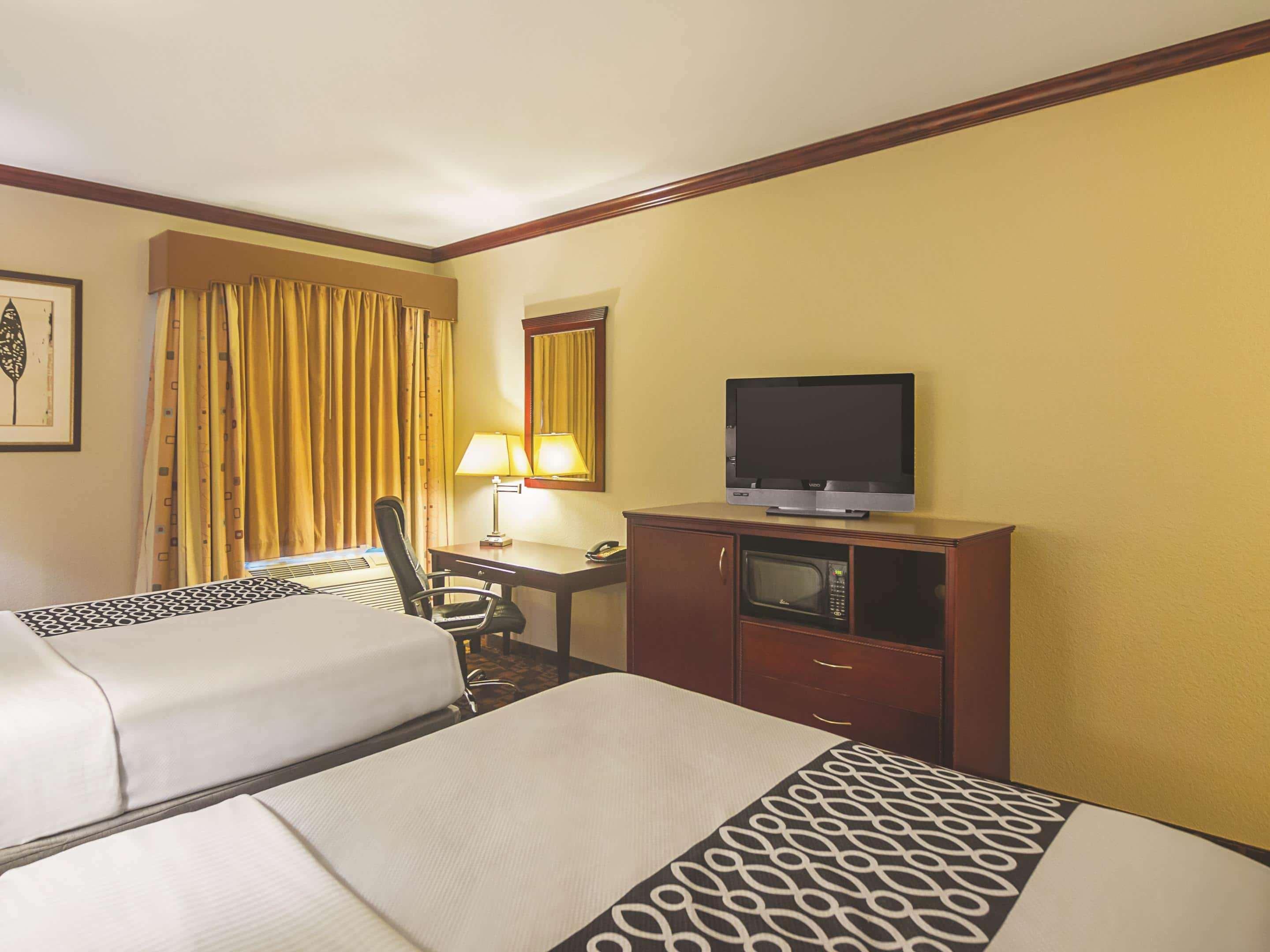La Quinta By Wyndham Lindale Hotel Exterior foto