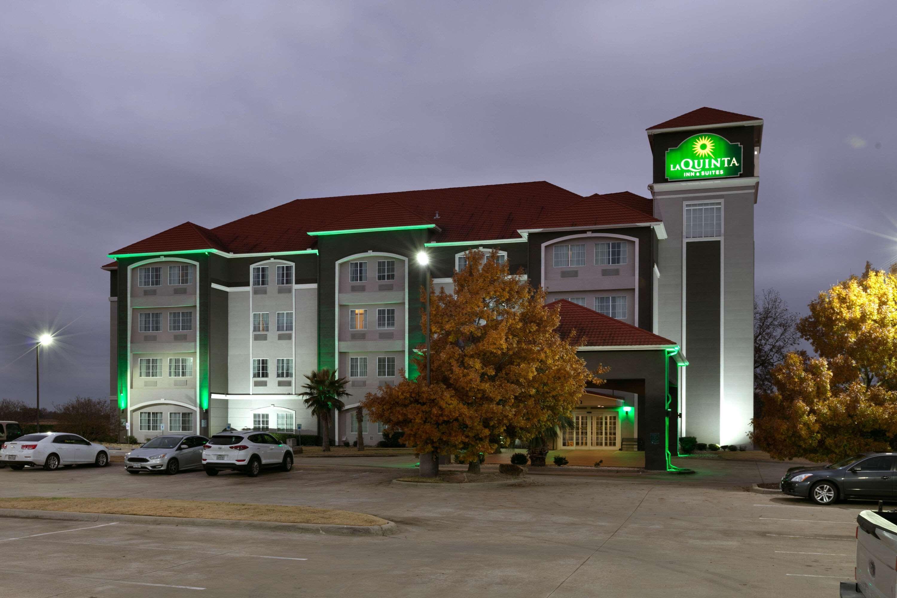 La Quinta By Wyndham Lindale Hotel Exterior foto