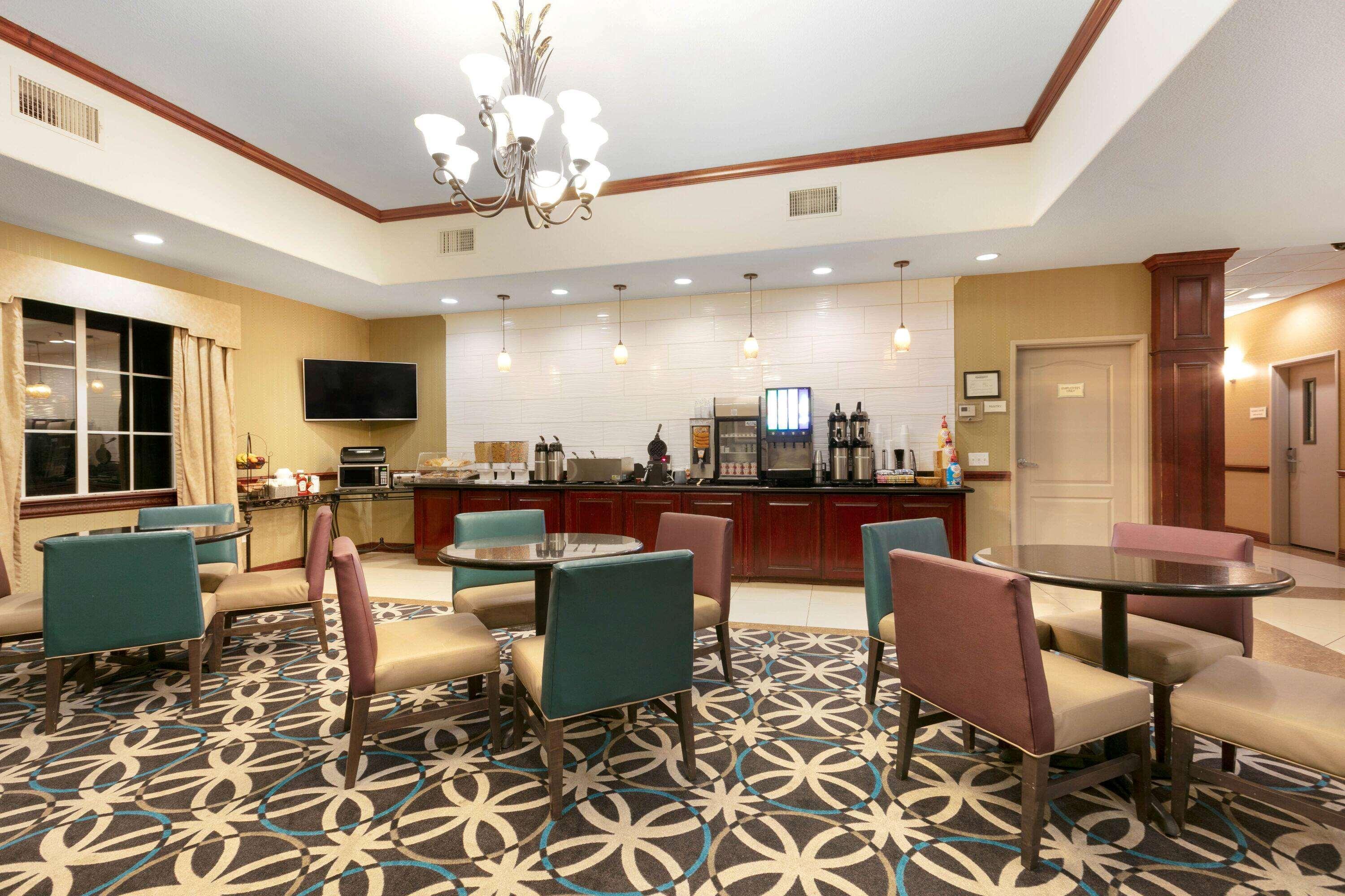 La Quinta By Wyndham Lindale Hotel Exterior foto