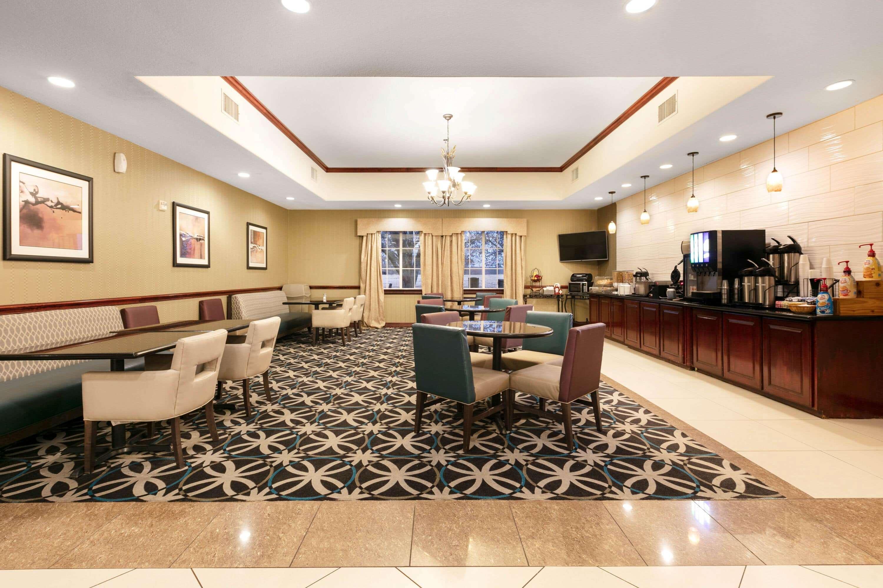 La Quinta By Wyndham Lindale Hotel Exterior foto