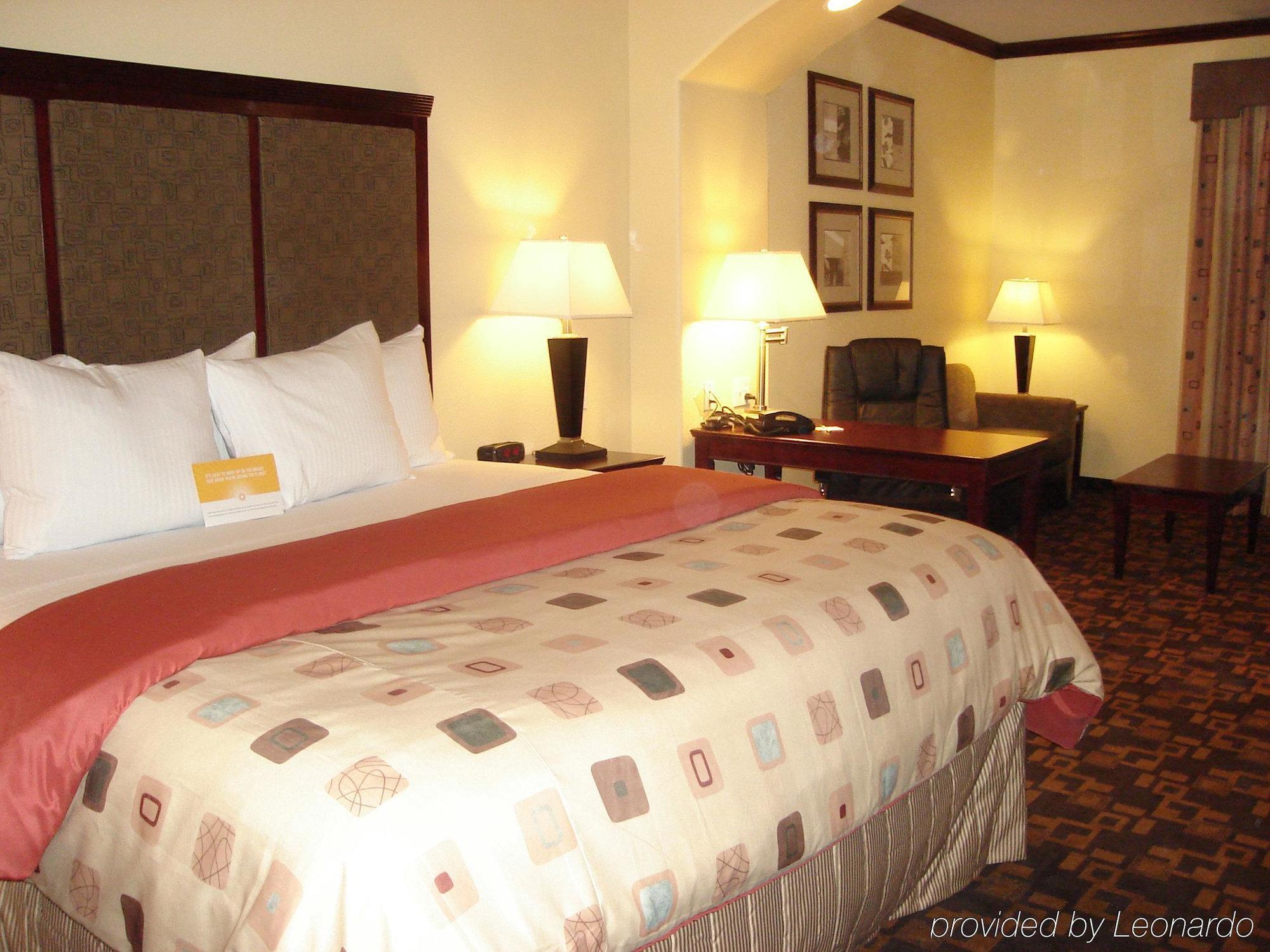 La Quinta By Wyndham Lindale Hotel Exterior foto